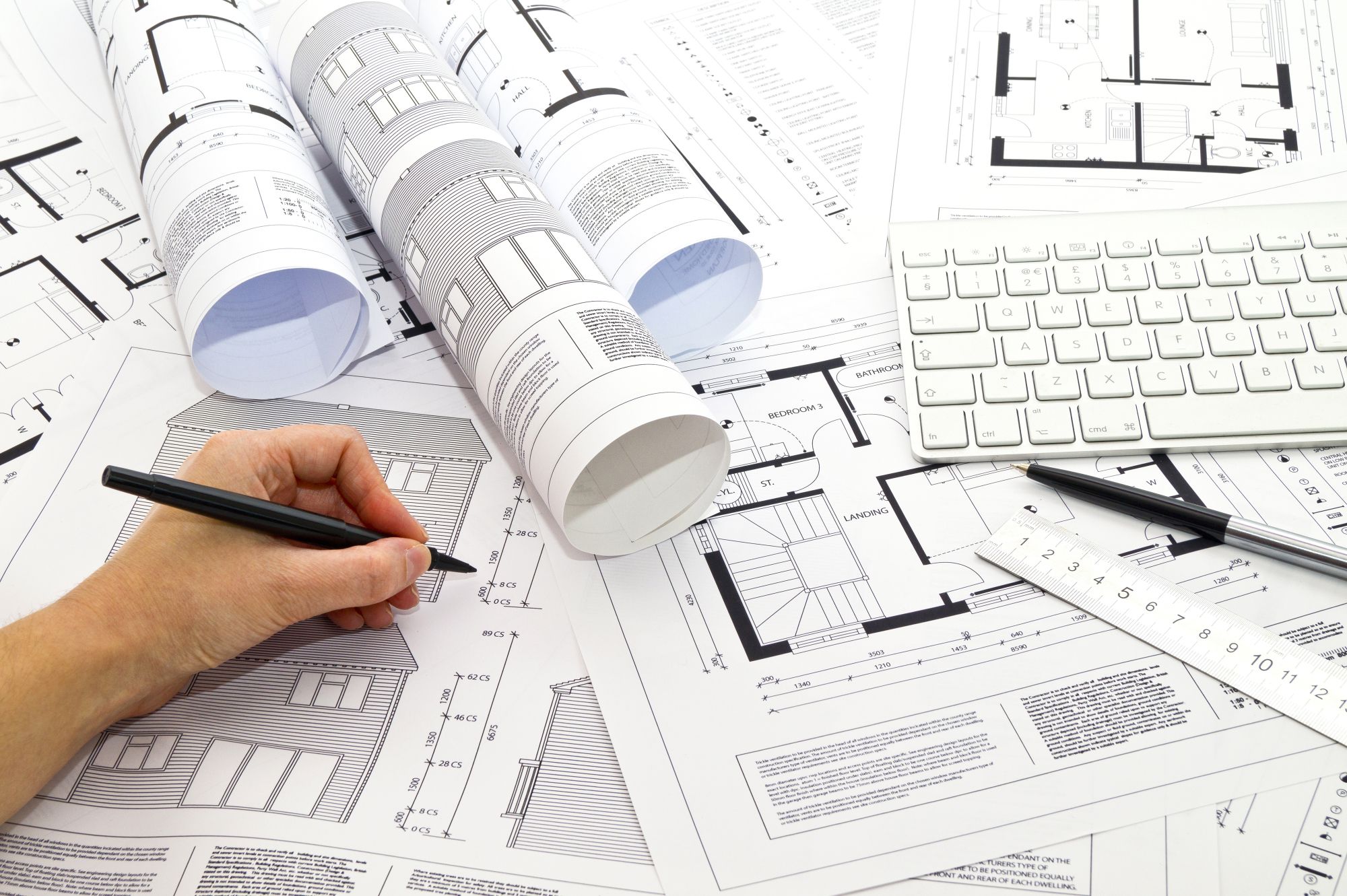 Valoraciones y certificas profesionales. FINCAS JENSEN SL. en Fuengirola